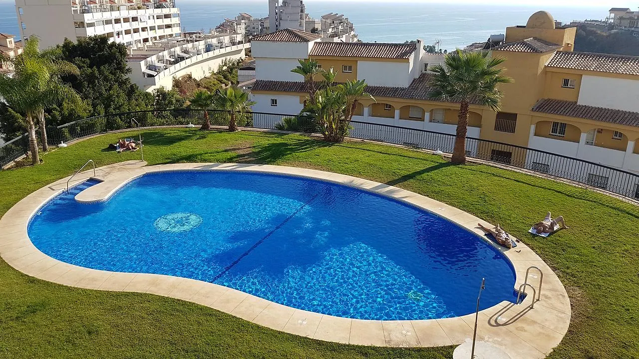 Amplio Apartamento De 2 Dormitorios Benalmadena