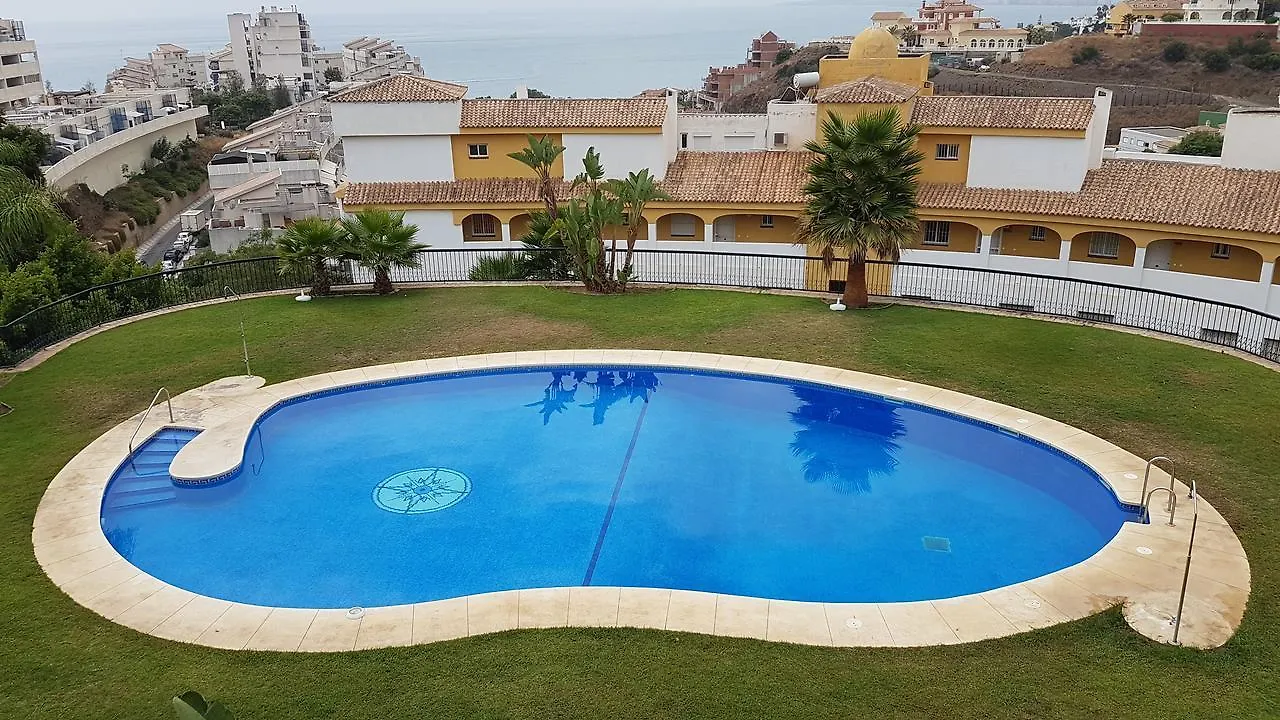 Amplio Apartamento De 2 Dormitorios Benalmadena 0*,  Spain