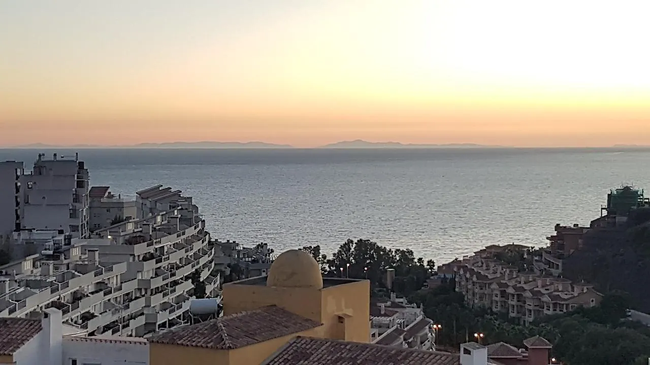 Amplio Apartamento De 2 Dormitorios Benalmadena