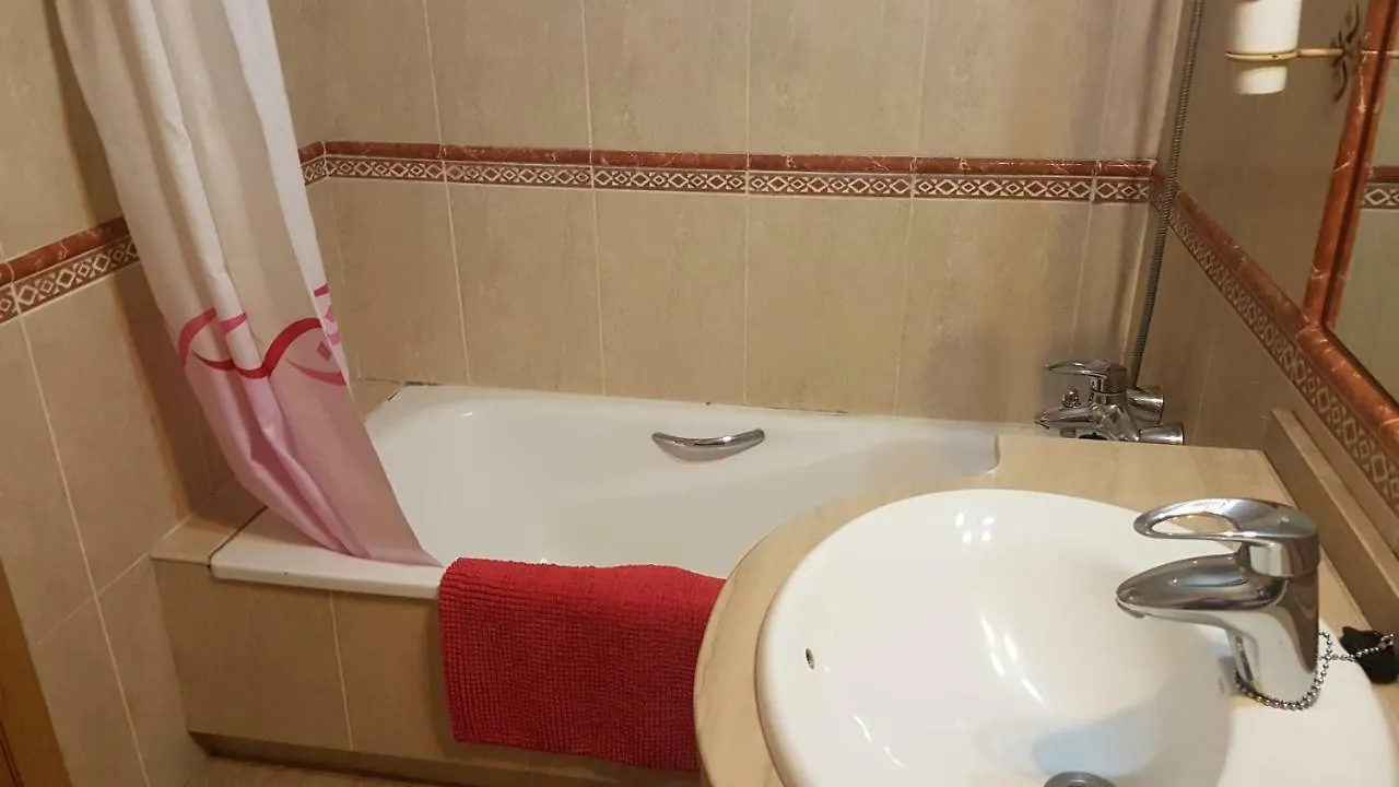 Amplio Apartamento De 2 Dormitorios Benalmadena 0*,