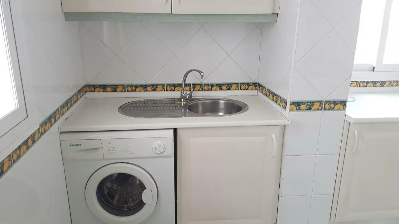 Amplio Apartamento De 2 Dormitorios Benalmadena